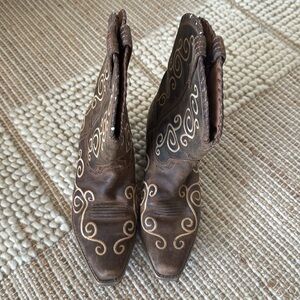 Ariat girls boots